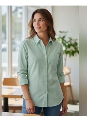 🖤5/$25 L. L. Bean Women's Light Sage Green Button-Down Shirt